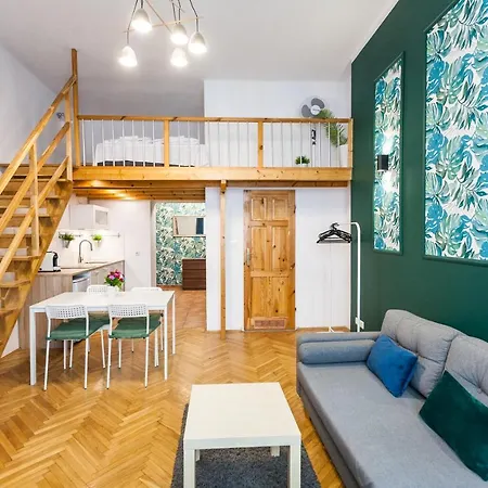 Vintage Szpitalna דירה